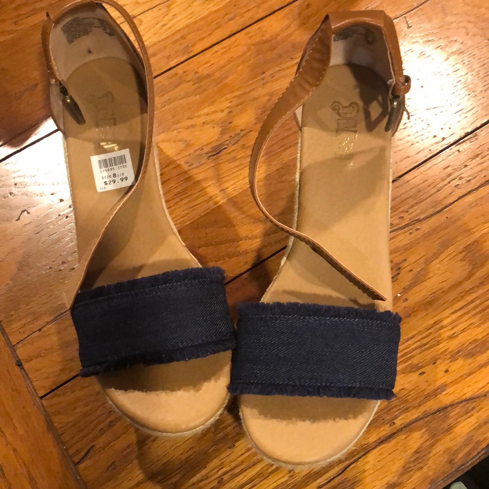 Navy wedge sandals